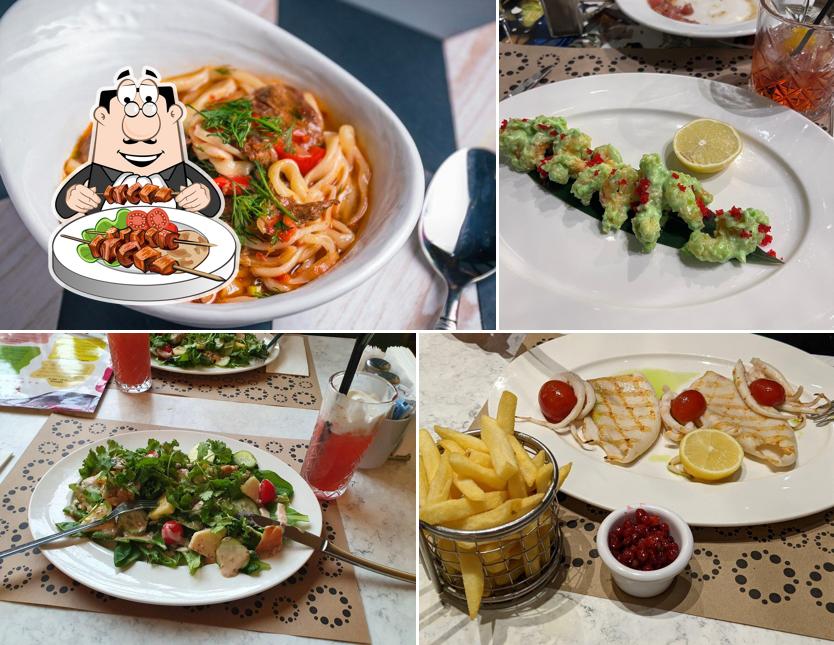 Еда в "Гастроцентре Зарядье"