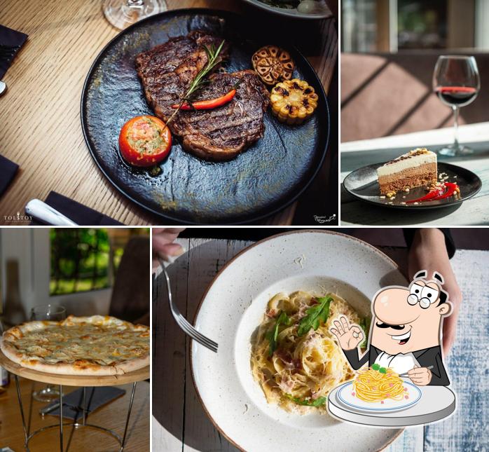 Паста карбонара в "Tolstoy"