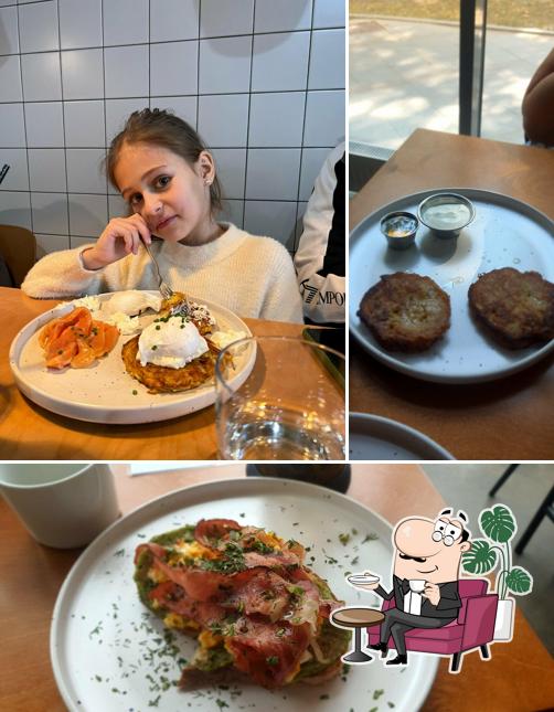 Фото, на котором видны внутреннее оформление и напитки в Table