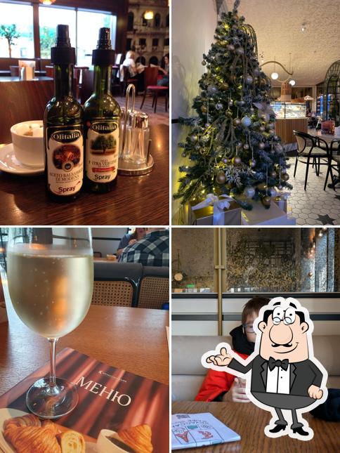 Посмотрите на внутренний интерьер "Круассана-кафе"