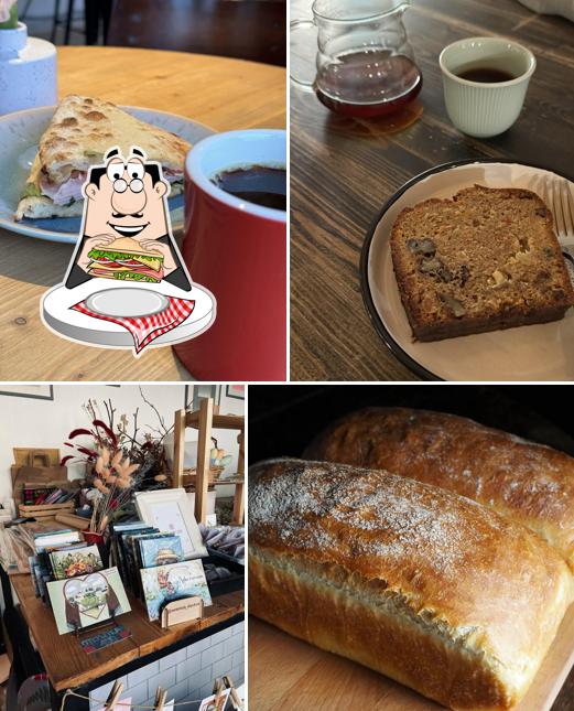 Клубные сэндвичи в "Кофе он твой"