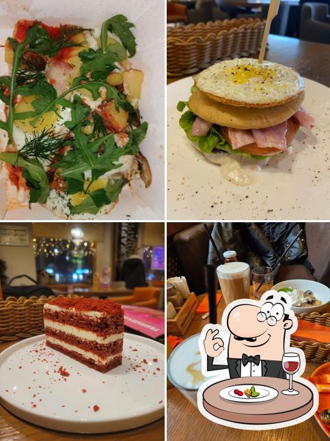 Еда в "Traveler's Coffee"