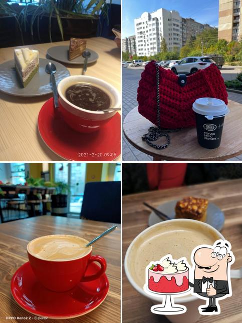 Торт «красный бархат» в "Кафе "Винил""