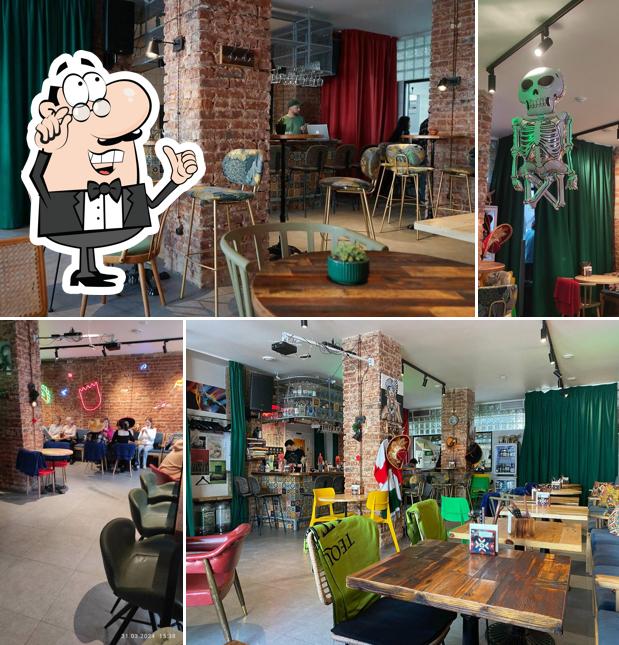 Посмотрите на внутренний интерьер "Тако Маго"