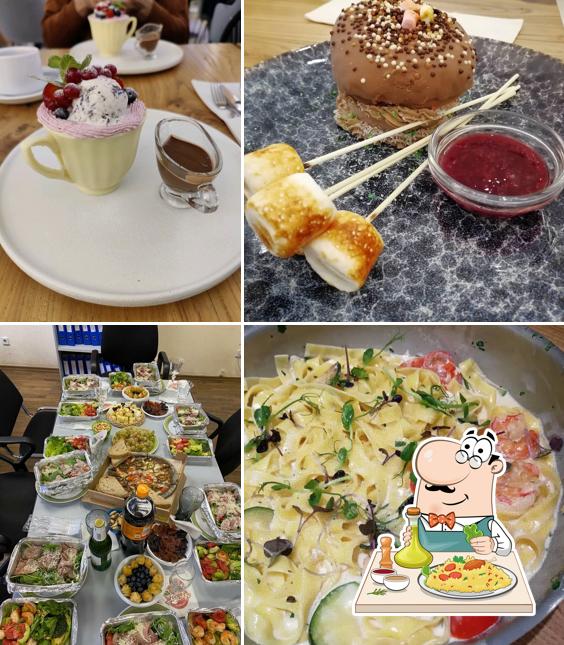 Еда в "Кафе Чистая линия"