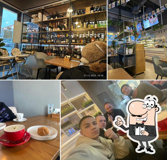 Посмотрите на внутренний интерьер "Кэрри"