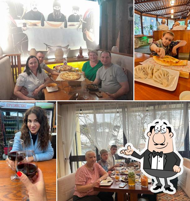 Забронируйте столик в "Хинкальный Дворик Важбатони"