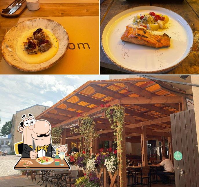 Фотография, на которой видны еда и внутреннее оформление в Lagom