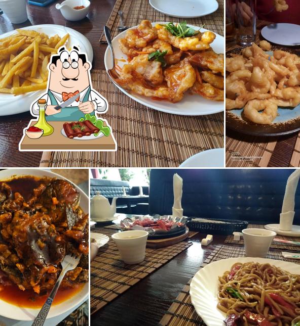 Свиные ребрышки в "Синлуне Кафе"