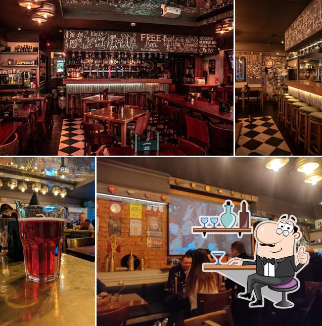 Забронируйте столик в "Джоне Донне"