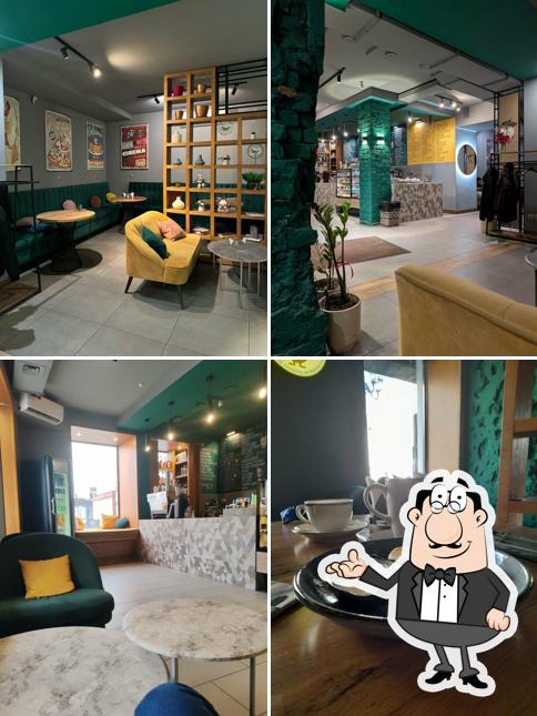 Посмотрите на внутренний интерьер "Mood Coffee"