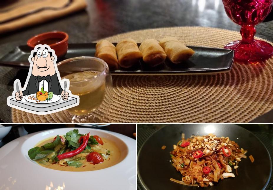 Еда в "Black Thai"