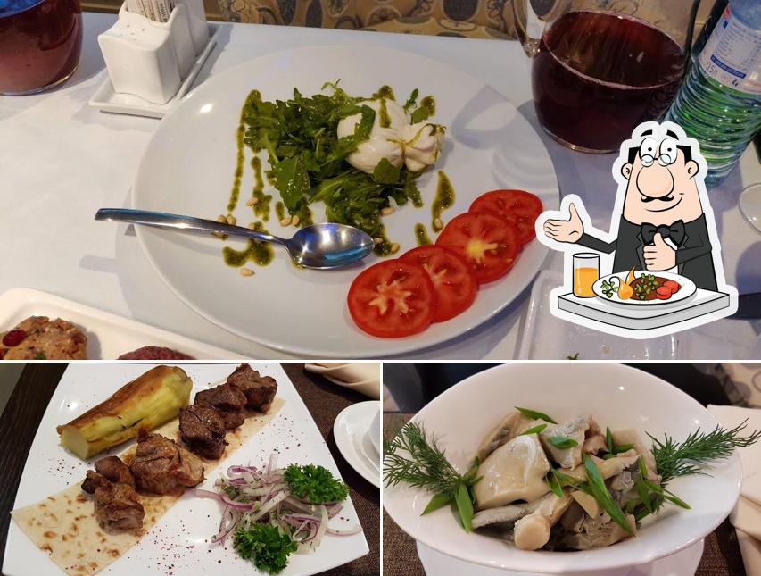 Еда в "Гранде Фэмили"