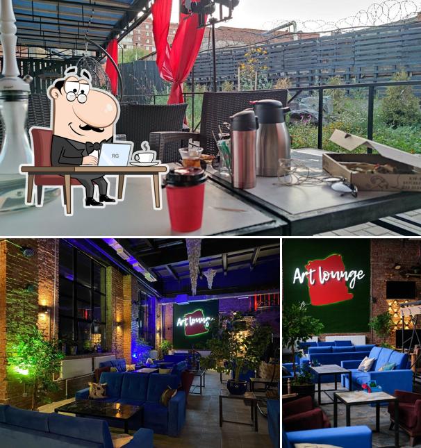 Посмотрите на внутренний интерьер "Art lounge"