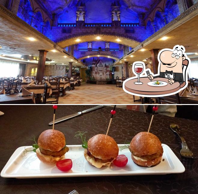 Еда в "Рандеву"