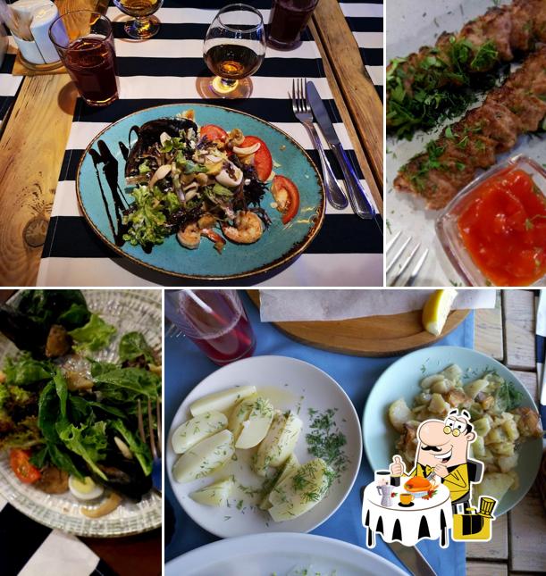 Еда в "Ресторане "Баркас""