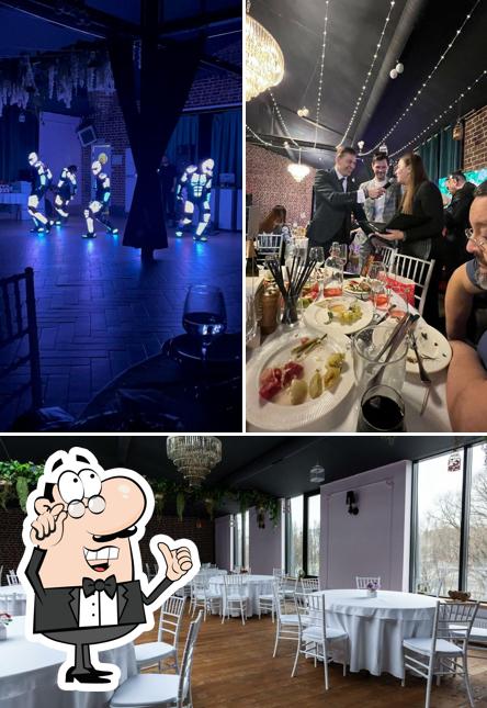 Посмотрите на внутренний интерьер "Mansard restaurant and hall"