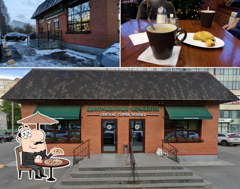 Взгляните на этот снимок, где видны внешнее оформление и бутерброды в Центральная кофейня