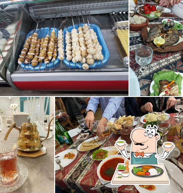 Еда в "Кафе Гянджа"