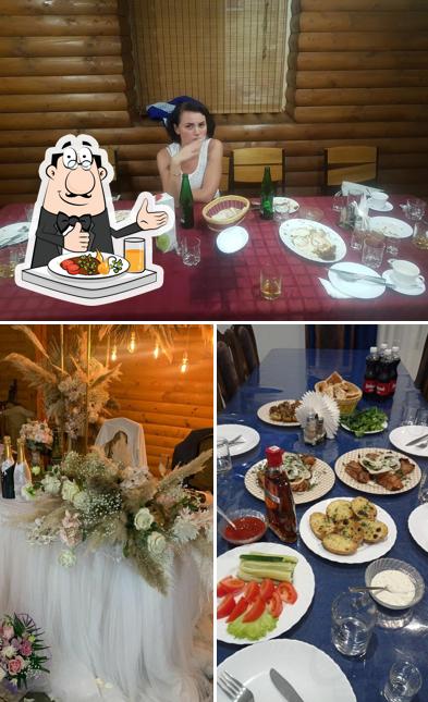 Изображение, на котором видны еда и столики в У Гургена