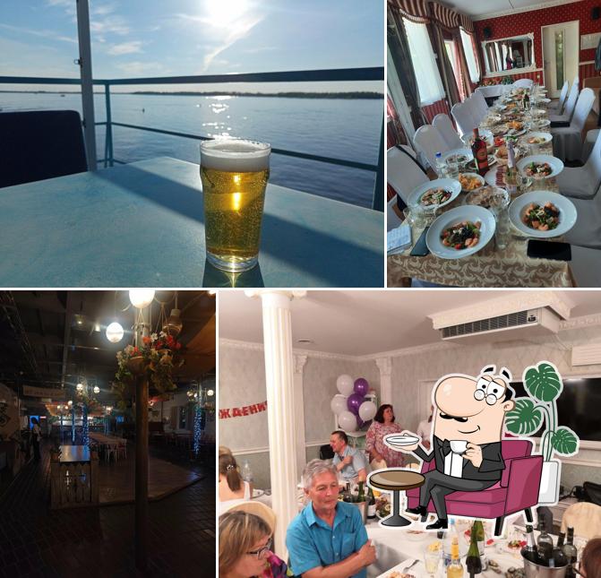 Посмотрите на внутренний интерьер "Скрябина"