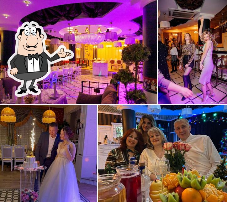 Посмотрите на внутренний интерьер "12 Стульева"