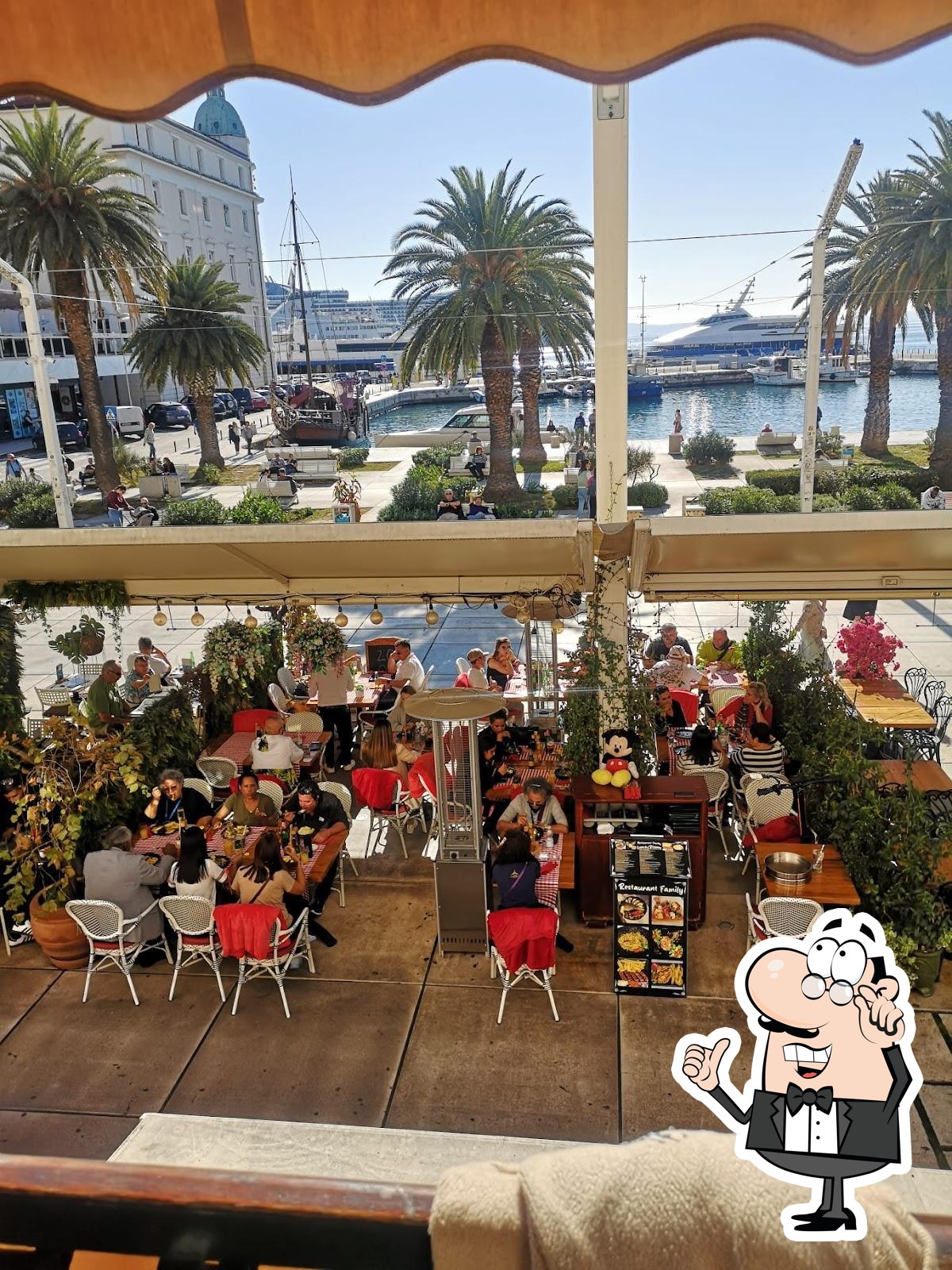 Restaurant Family