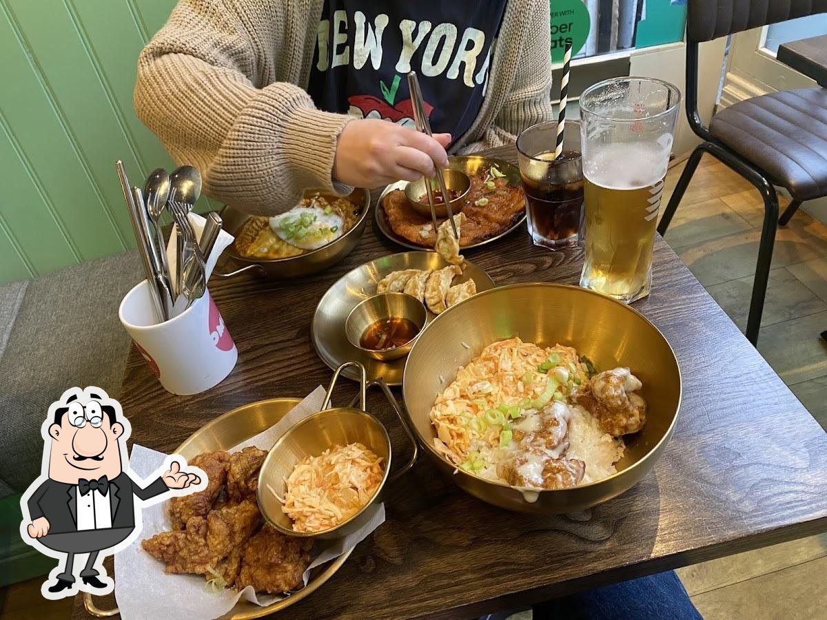 OMOMO Korean Street Food + Bubble Tea