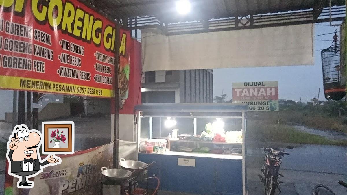 NASI GORENG GILA CARLO