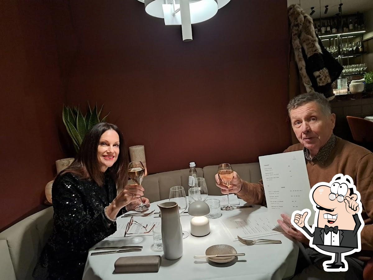 GLASS Wine & Bistro