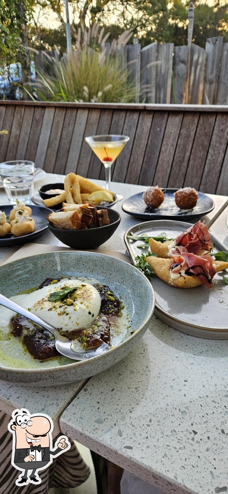 Mona Cicchetti Bar