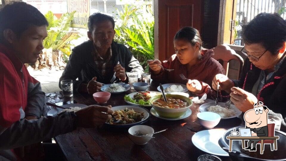 ร้านอาหารเรือนไทย