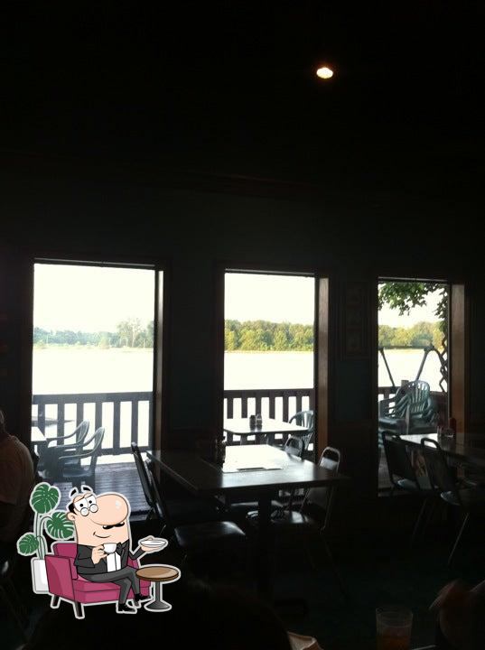 Captain's Table