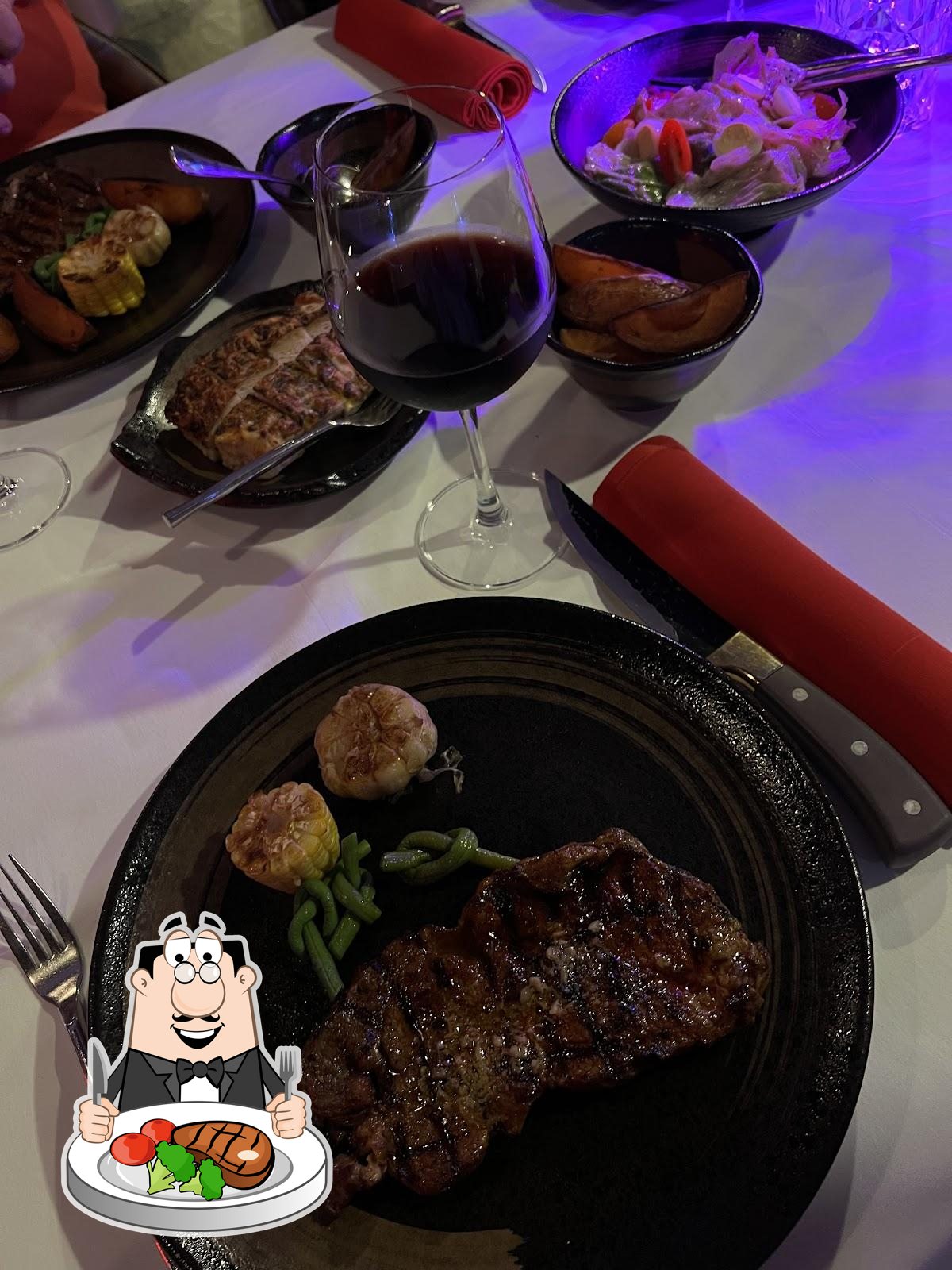 Motown On Fire Steak House, Karon