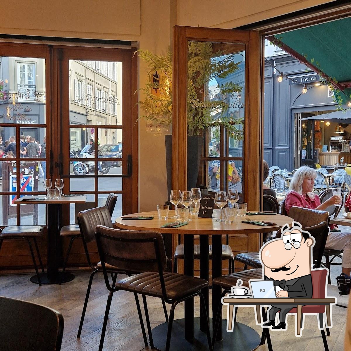 Интерьер "Le Bistrot d'Arthur".