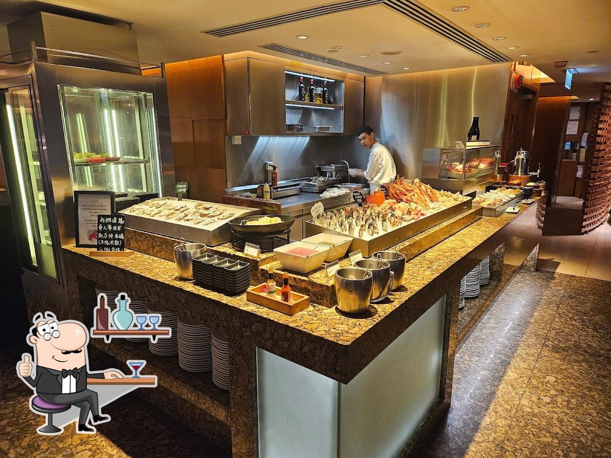 Забронируйте столик в "The Café 咖啡廳".