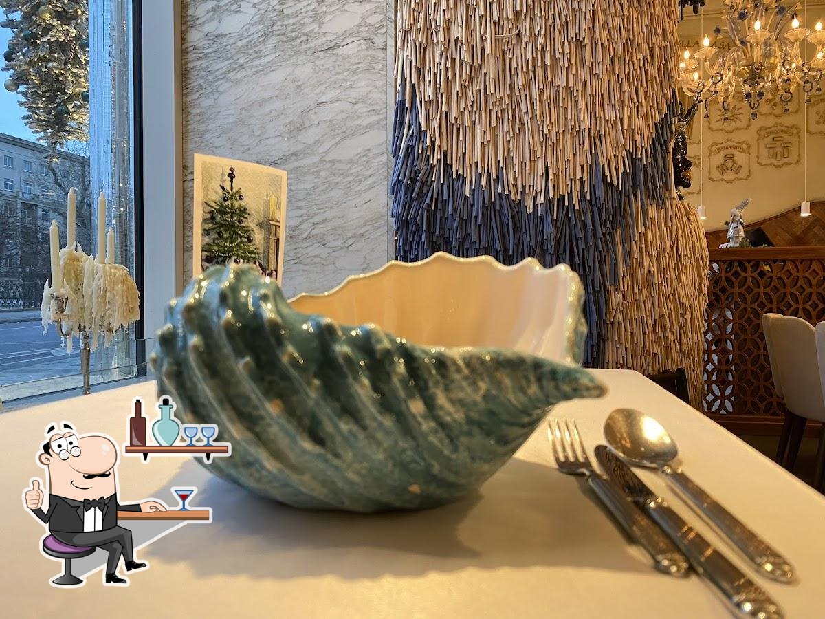 Забронируйте столик в "Паста и Баста".