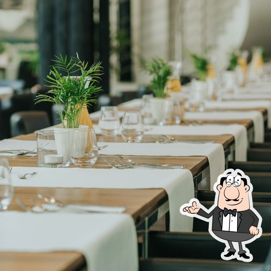 Забронируйте столик в "Steak & Grill Restaurant".