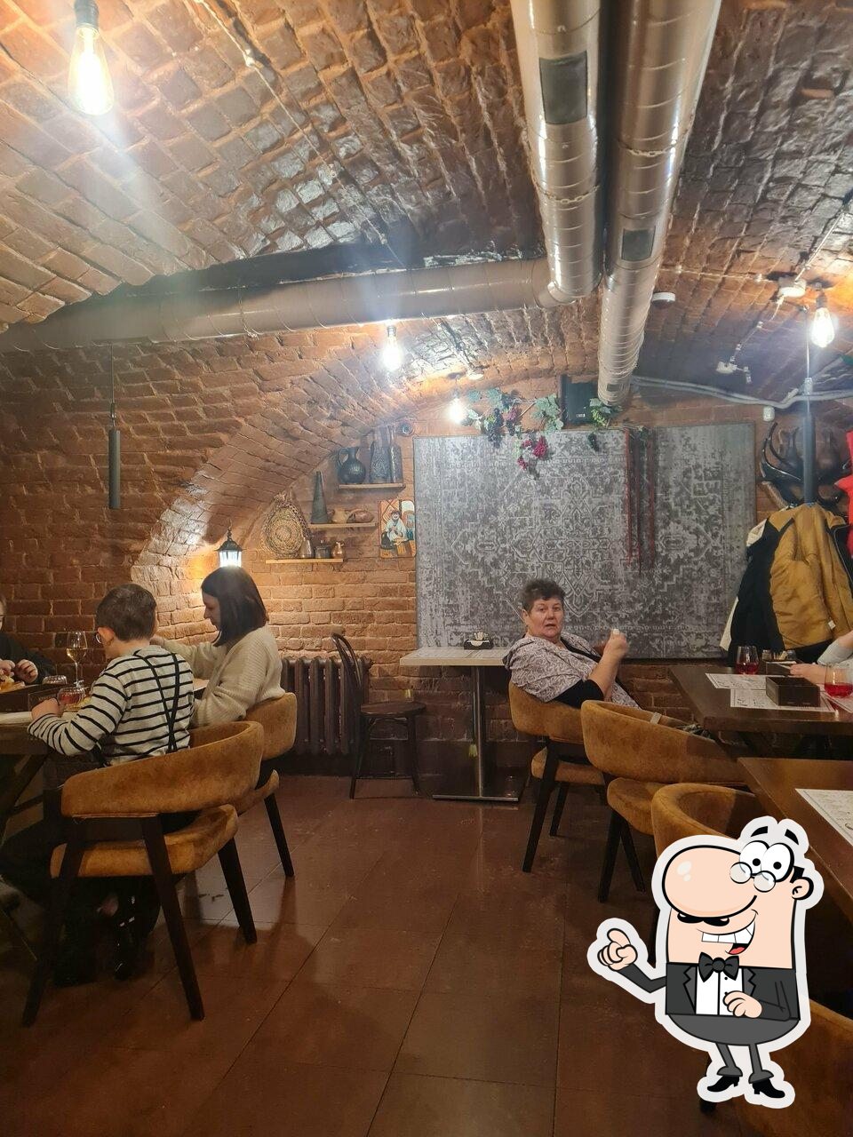 Интерьер "Мадлиани Хинкали и Вино".