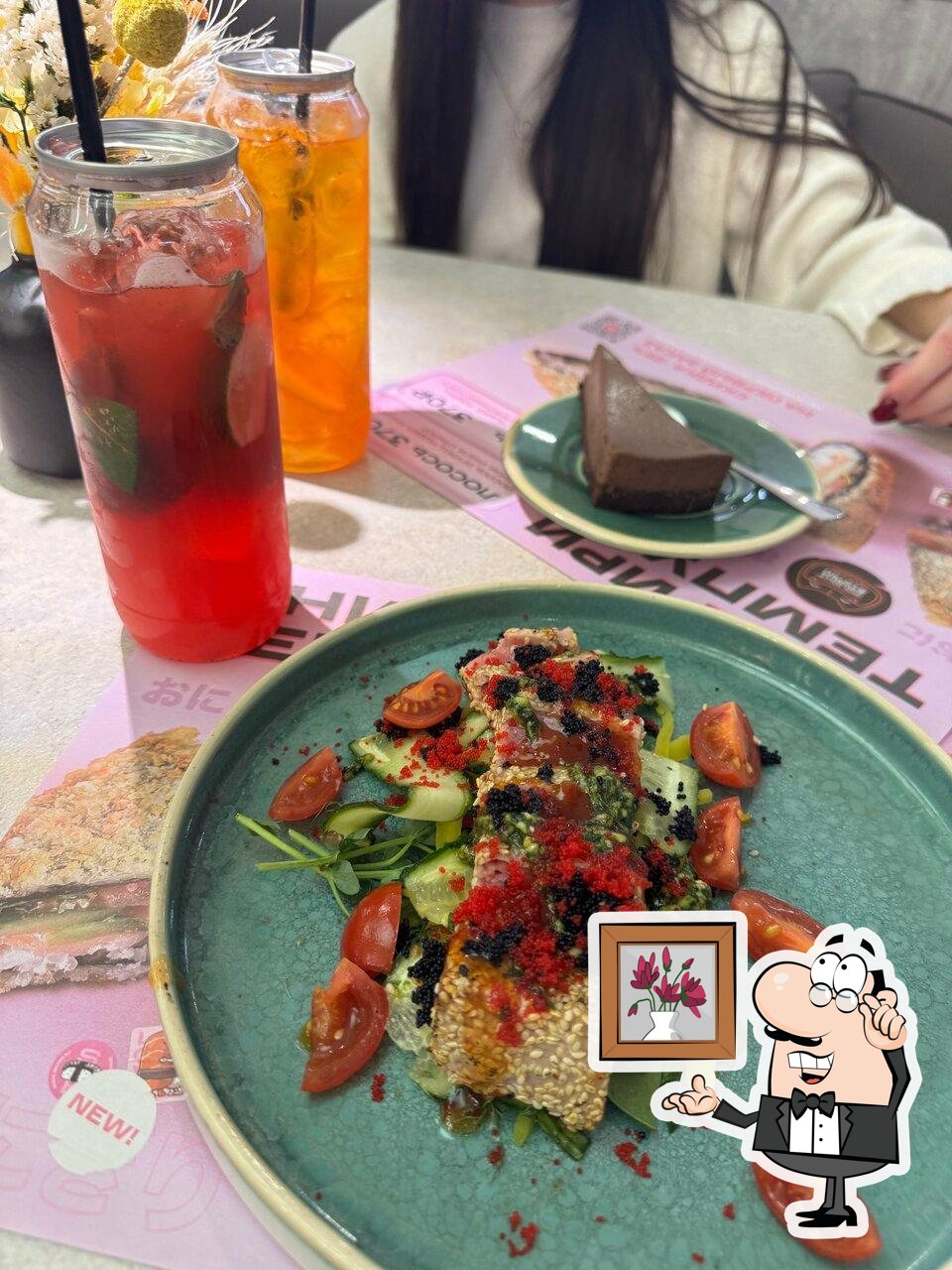 Забронируйте столик в "Sushi Bistro".