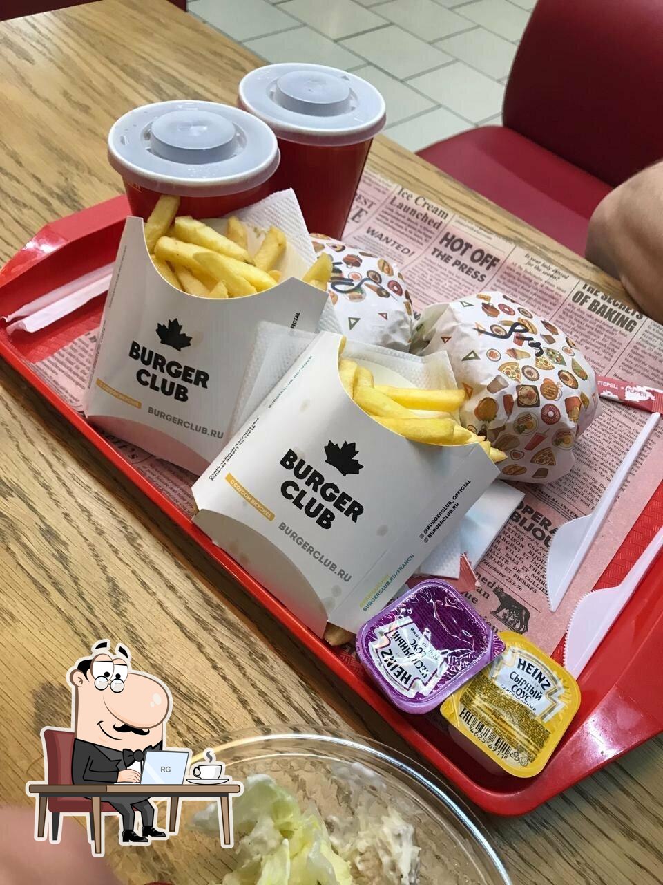 Посмотрите на внутренний интерьер "Burger Club".