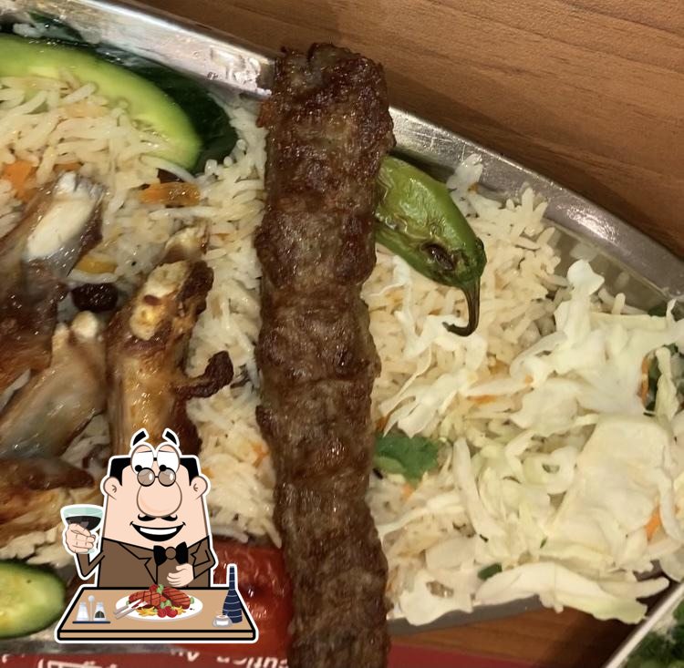 Насладитесь большим количеством мясных блюд.