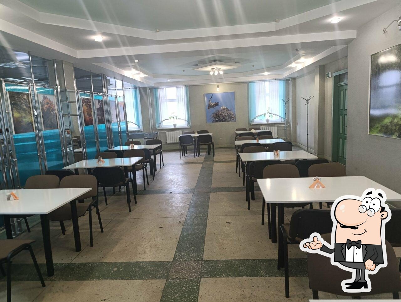 Посмотрите на внутренний интерьер "Столовая".