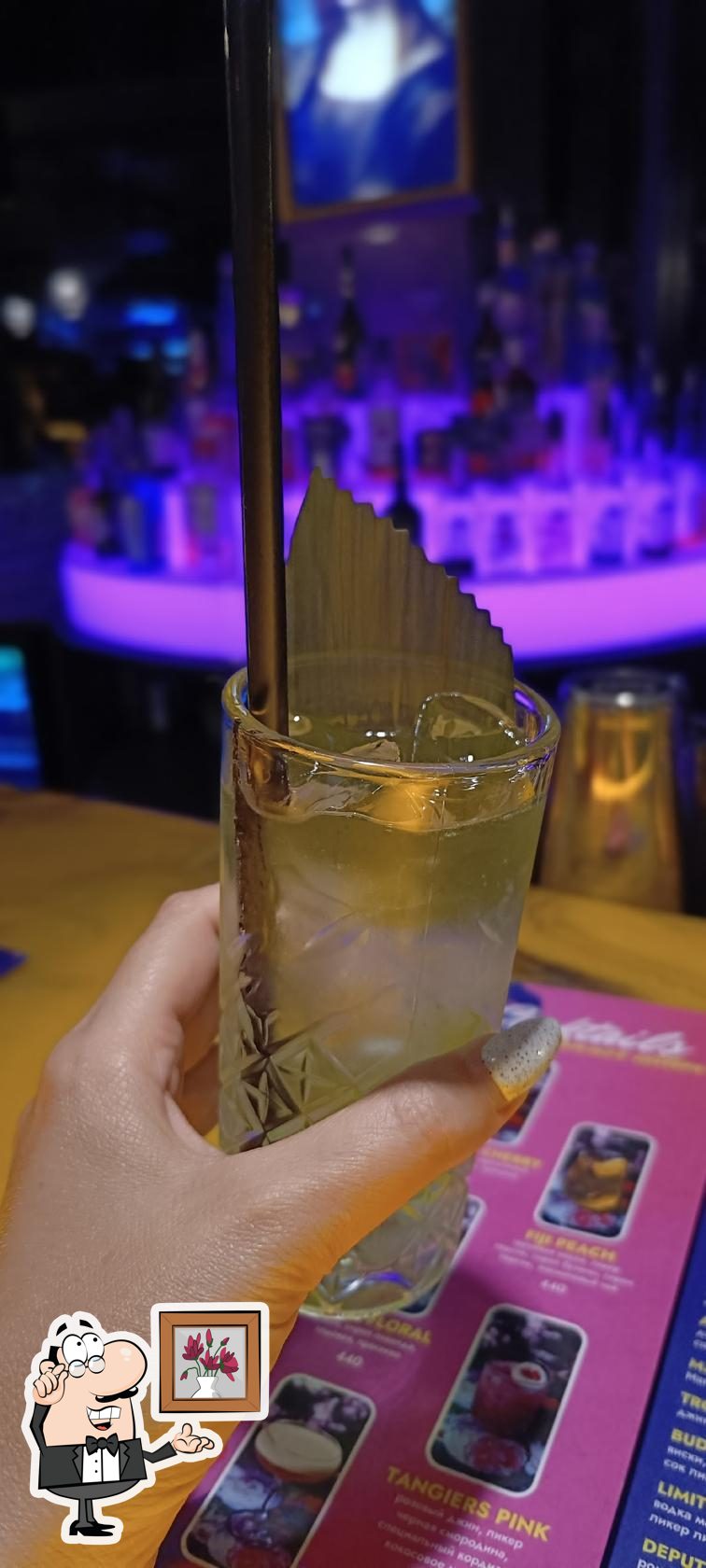Интерьер "Double U".