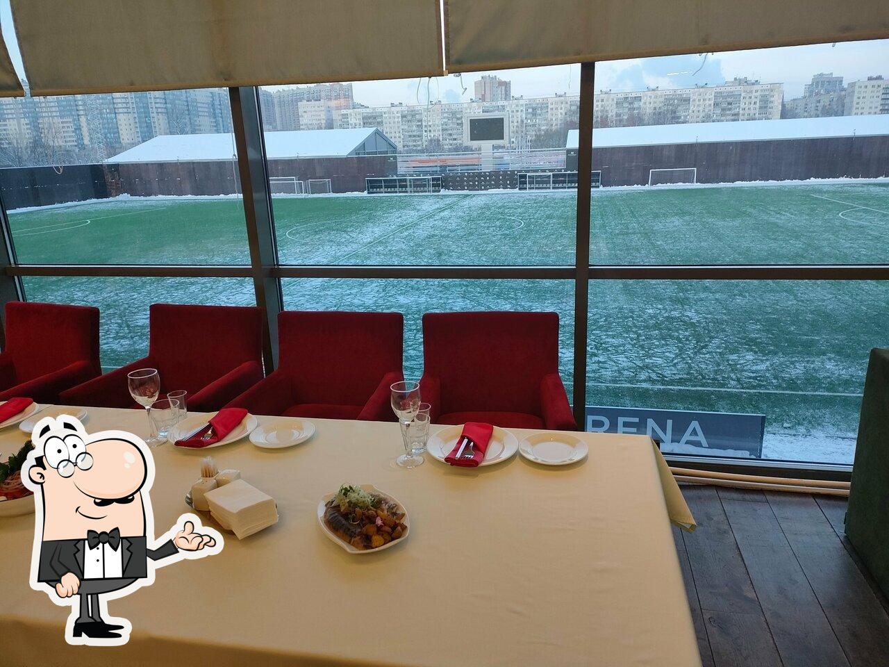 Забронируйте столик в "Трибуна".