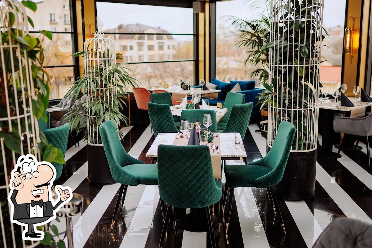 Забронируйте столик в "Restaurant Lion's".