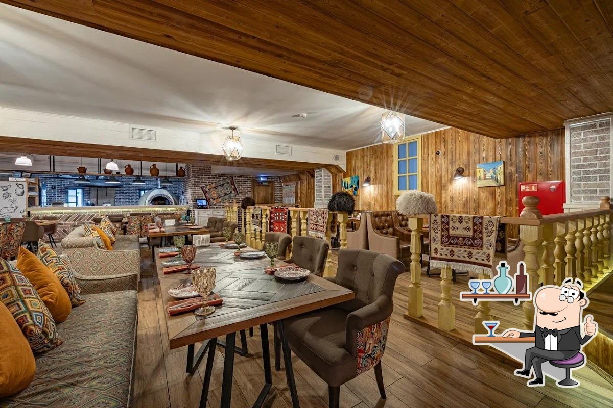 Забронируйте столик в "MiMi".