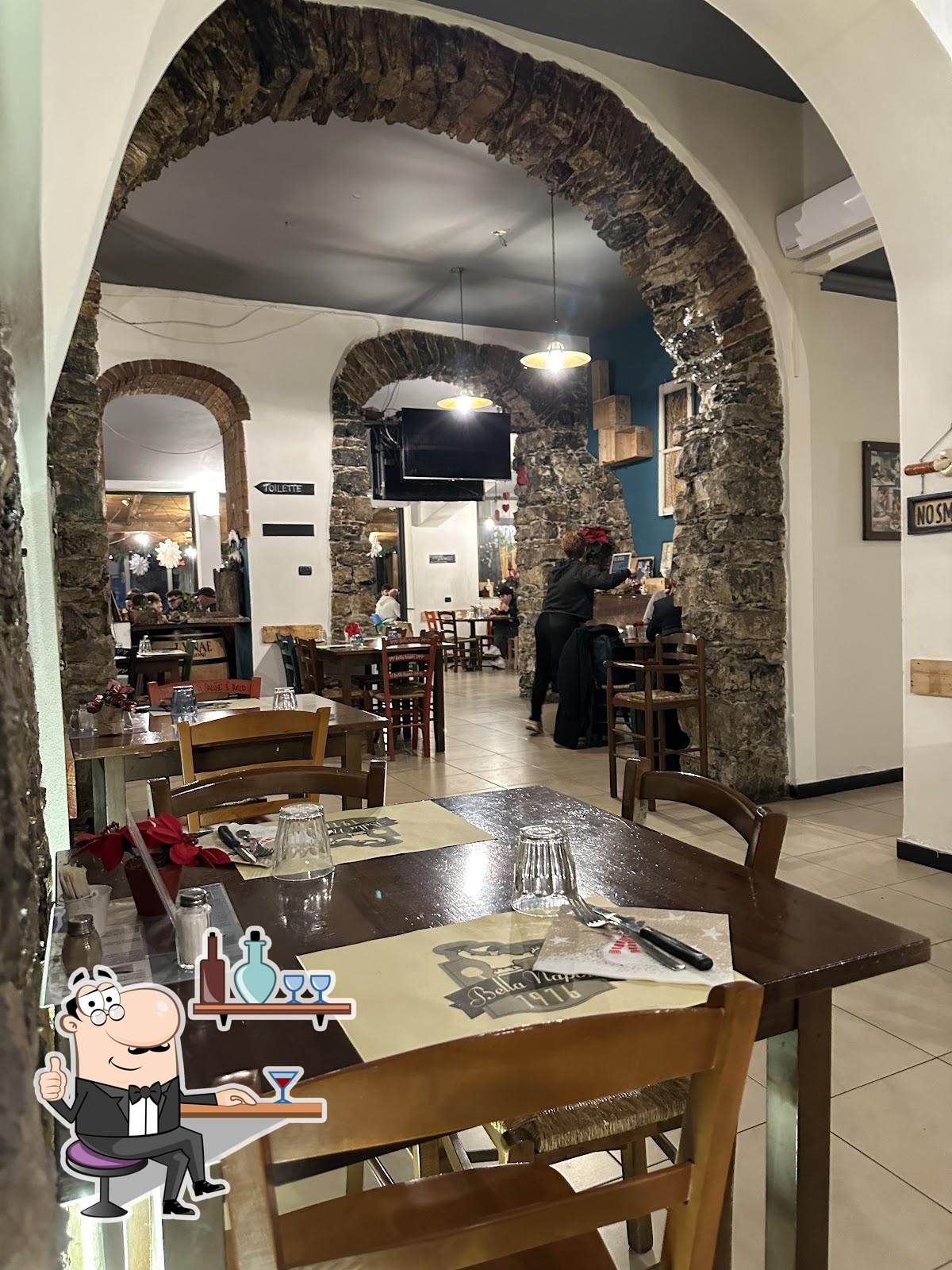 Забронируйте столик в "Bella Napoli".