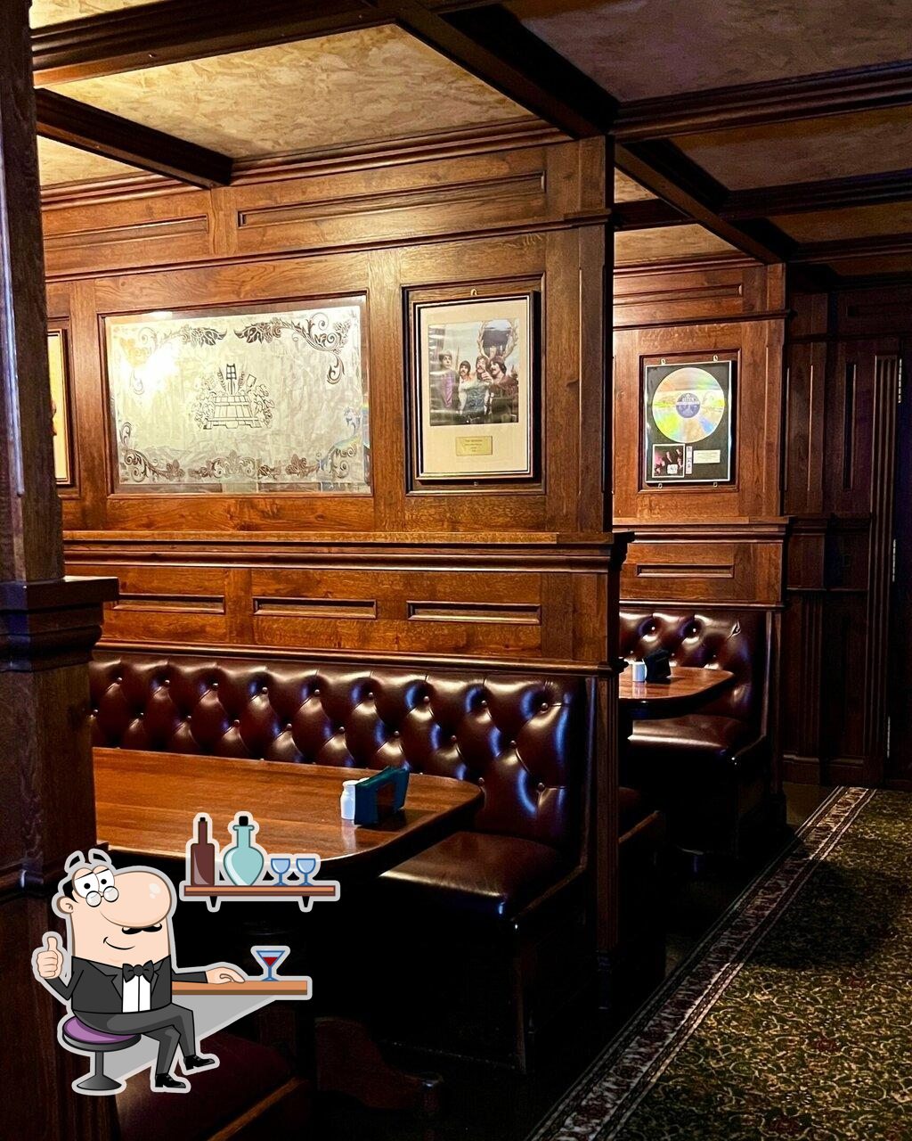 Забронируйте столик в "Chester Pub".