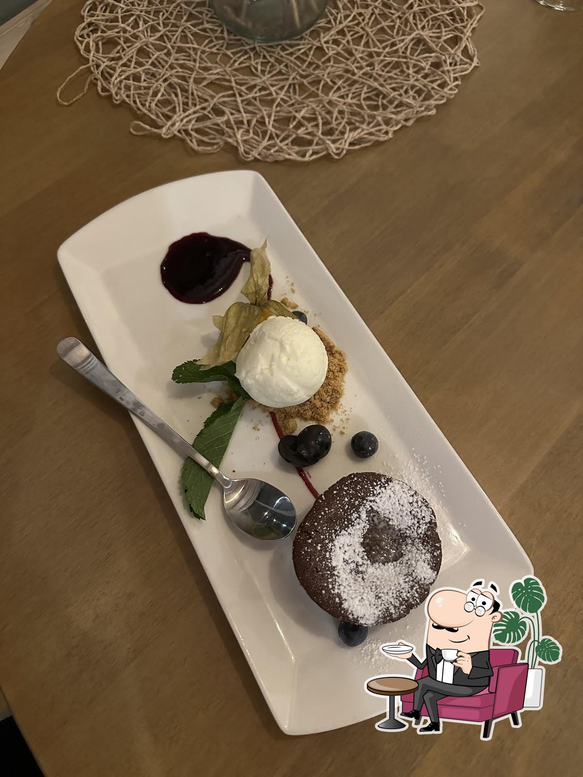 Интерьер "Sardiinia Resto & Lounge".